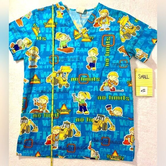 Smart Scrubs Tops - 2004 Bob the builder SMALL scrub top